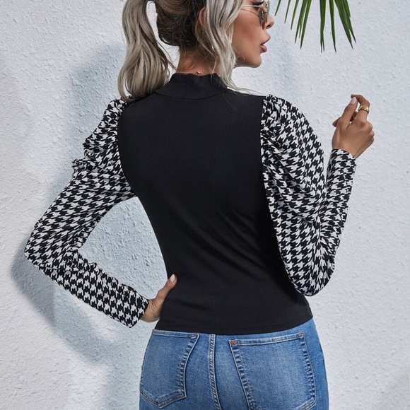 houndstooth puff long sleeve mock neck top - Picture 4 of 5